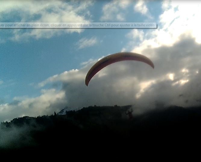 7 Samoens Julie dans les nuages