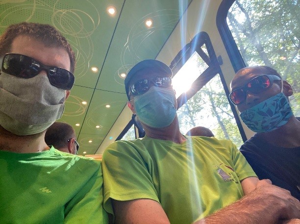 7 Equipe dans le train